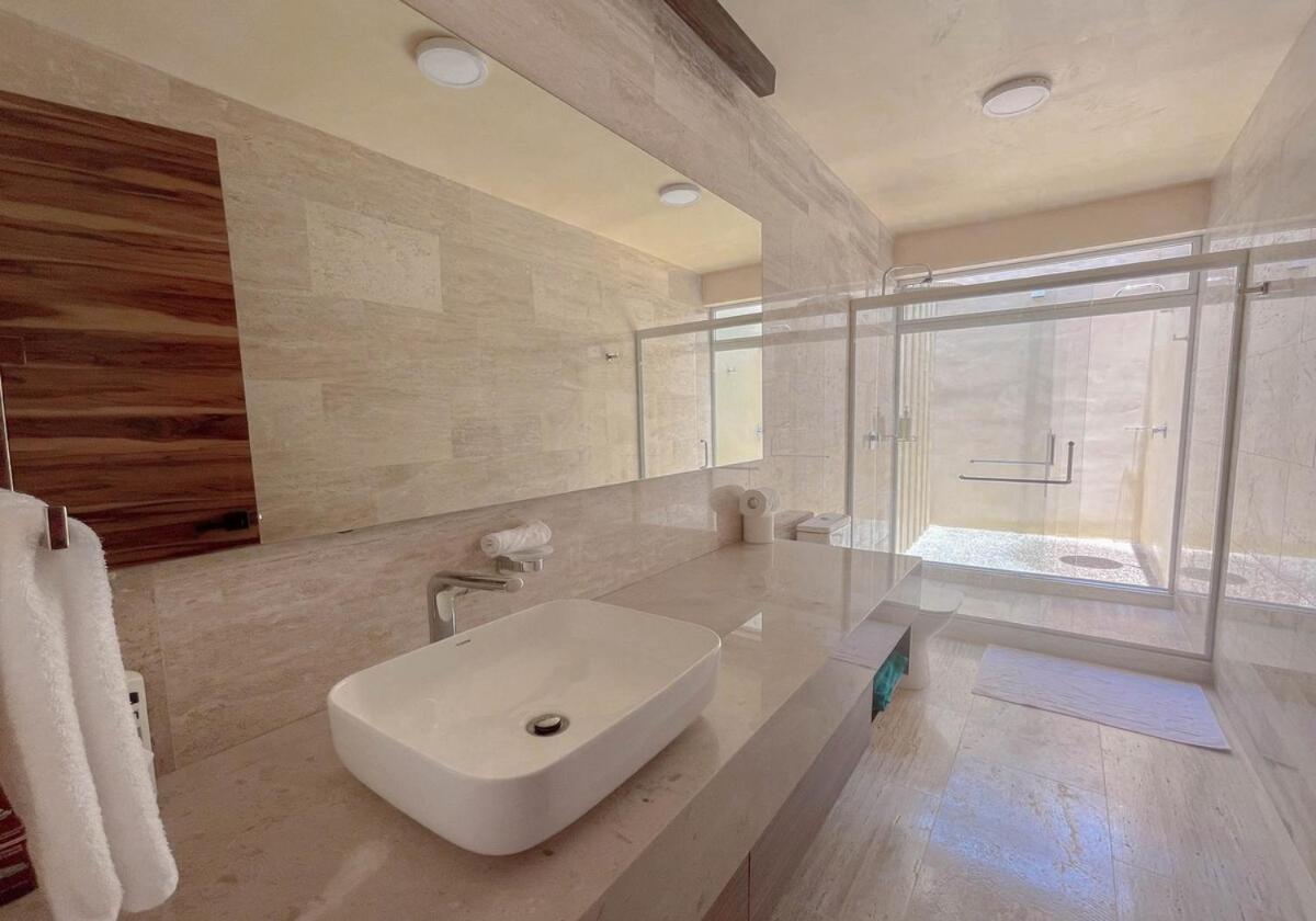 Solara, Acapulco